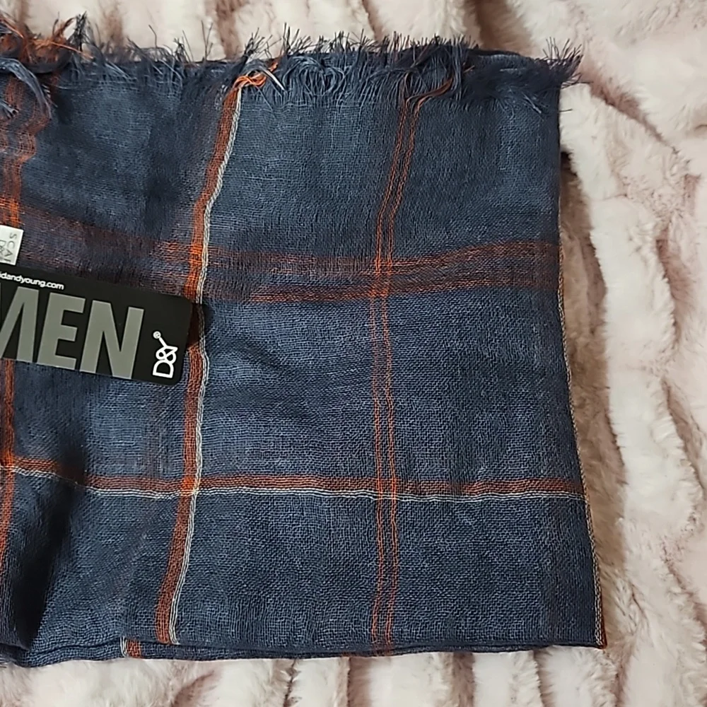 David and Young 🆕️ Men's Plaid Scarf OS